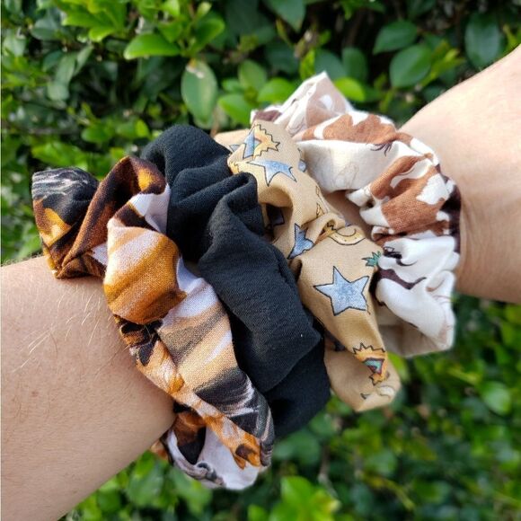 Set of 4 HORSES Scrunchies, southwest, black - Picture 1 of 6